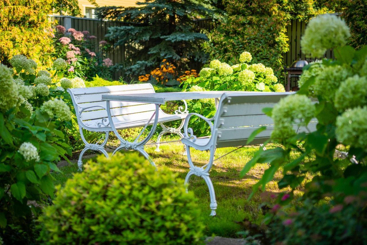 Garden Camping Hotel Tallinn Exterior photo